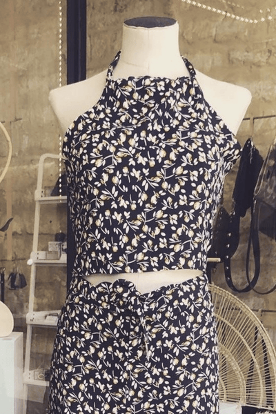 top-saint-raph-fleuri-noir-et-blanc1